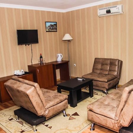 Hotel Istanbul バトゥーミ エクステリア 写真