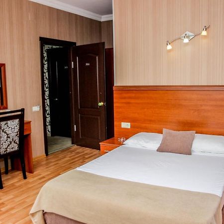 Hotel Istanbul バトゥーミ エクステリア 写真