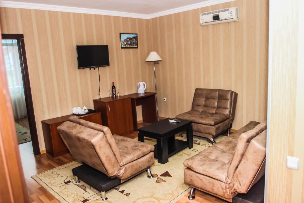 Hotel Istanbul バトゥーミ エクステリア 写真