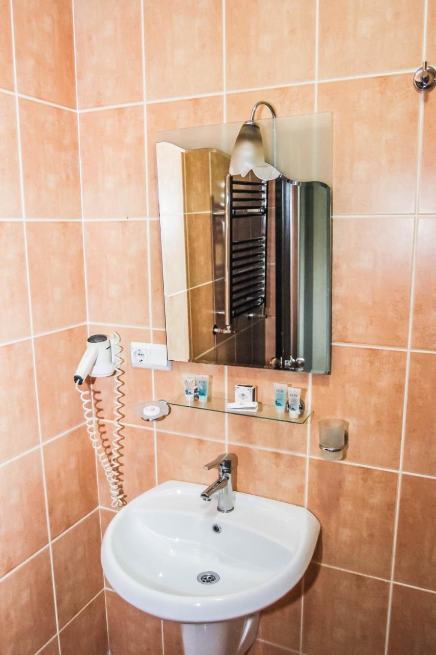 Hotel Istanbul バトゥーミ エクステリア 写真