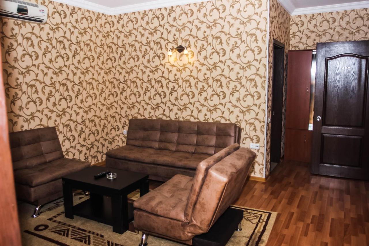 Hotel Istanbul バトゥーミ エクステリア 写真