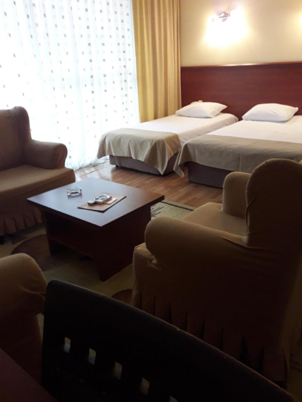 Hotel Istanbul バトゥーミ エクステリア 写真